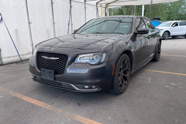 300 S ALLOY *TOIT* NAV *CUIR* SIEGES CHAUFF *CARPLAY