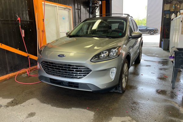 Escape TITANIUM HYBRID EAWD GR ÉLITE *TOIT* NAV B&O HUD