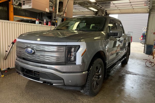 F-150 Lightning LARIAT CREW 4X4 *CUIR* NAV *SIEGES VENTIL* CAM 360