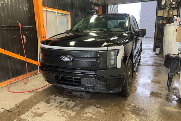 F-150 Lightning XLT CREW 4X4 *SIEGES CHAUF* CAM 360 *CHARGE RAPIDE