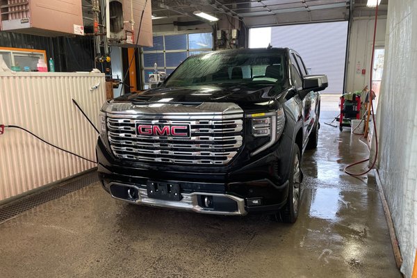 Sierra 1500 DENALI CREW 4X4 *TOIT* NAV CUIR SIÈGES VENT BOSE