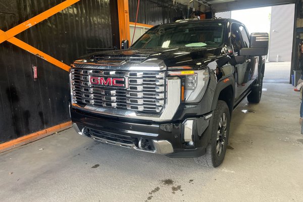 Sierra 2500HD DENALI CREW 4X4 DIESEL *NAV* SIÈGES VENT PNBV 9900