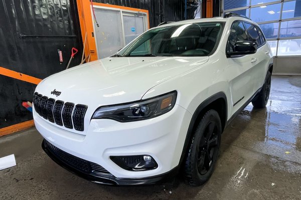Cherokee ALTITUDE 4X4 *TOIT* NAV CUIR SIÈGES CHAUFF CARPLAY