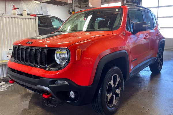 Renegade TRAILHAWK 4X4 *TOIT* SIÈGES / VOLANT CHAUF CARPLAY