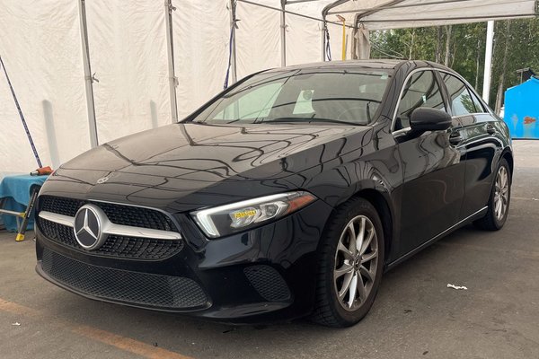 A-Class A 220 4MATIC *TOIT* CUIR SIÈGES CHAUFF CARPLAY USB