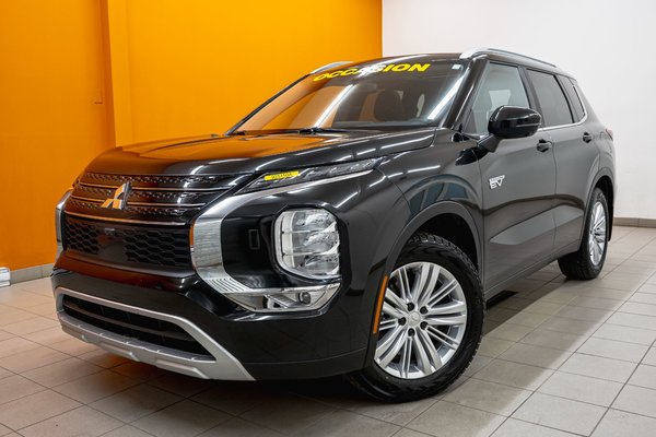 Outlander Plug-In Hybrid LE AWD *TOIT* NAV SIÈGES CHAUF 7 PLACES CARPLAY