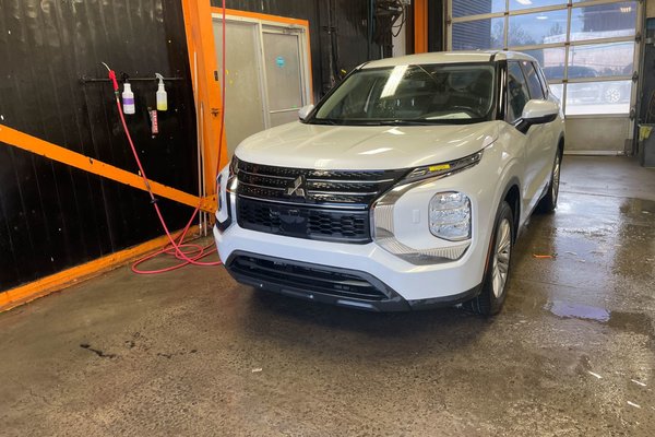 Outlander ES AWD *7 PLACES* SIÈGES CHAUFF CARPLAY BLUETOOTH