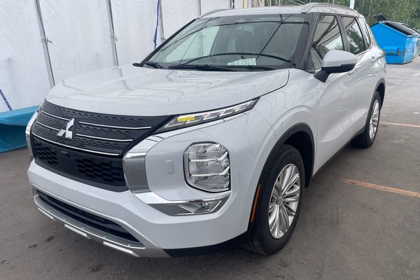 Outlander SE AWD *TOIT* SIÈGES / VOLANT CHAUF HAYON ELEC