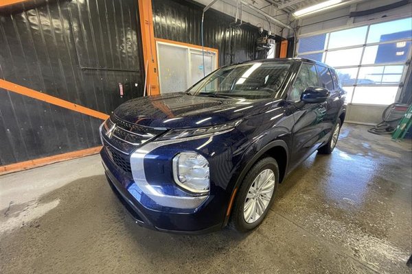 Outlander ES AWD *7 PLACES* SIÈGES CHAUFF CARPLAY ALERTES