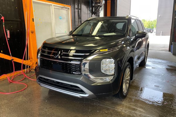Outlander SE AWD *TOIT* SIÈGES CHAUFF HAYON ELECT 7 PLACES