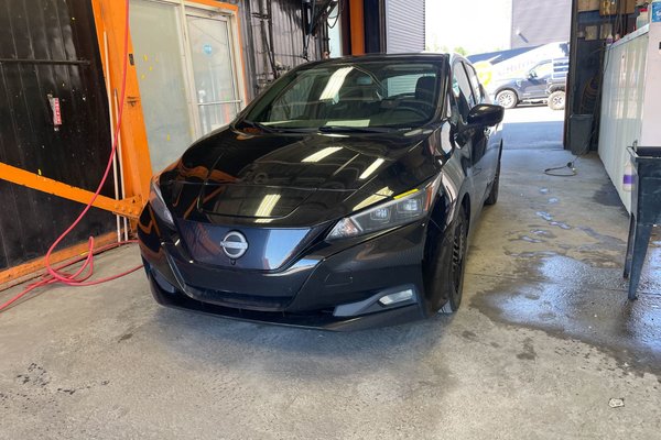 LEAF SV *NAV* SIÈGES CHAUFF REG ADAPT CARPLAY ALERTES