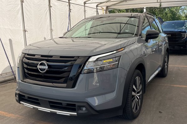 Pathfinder PLATINUM AWD *TOIT* NAV CUIR SIÈGES VENT HUD BOSE