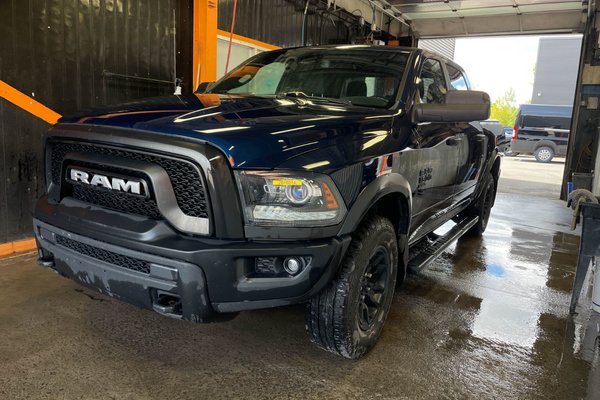 1500 Classic WARLOCK CREW 4X4 *CARPLAY* GR COMMODITÉ GR LUXE