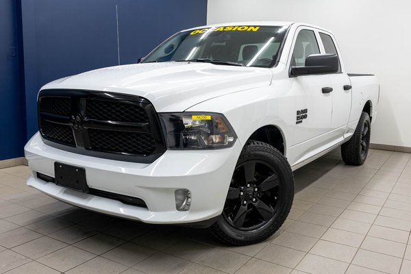 1500 Classic NIGHT EDITION 4X4 *CARPLAY* FREINS REMORQ WIFI USB