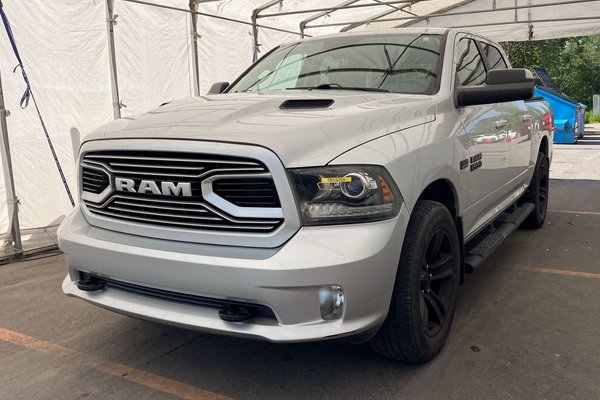1500 NIGHT CREW 4X4 V8 *SIÈGES / VOLANT CHAUFF* CARPLAY