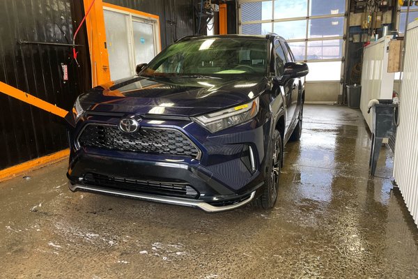 RAV4 Plug-In Hybrid XSE AWD *TOIT* SIÈGES CHAUFF REG ADAPT HAYON ELECT