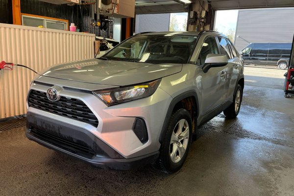 RAV4 LE AWD *CARPLAY* SIÈGES CHAUFF ALERTES RÉG ADAPT