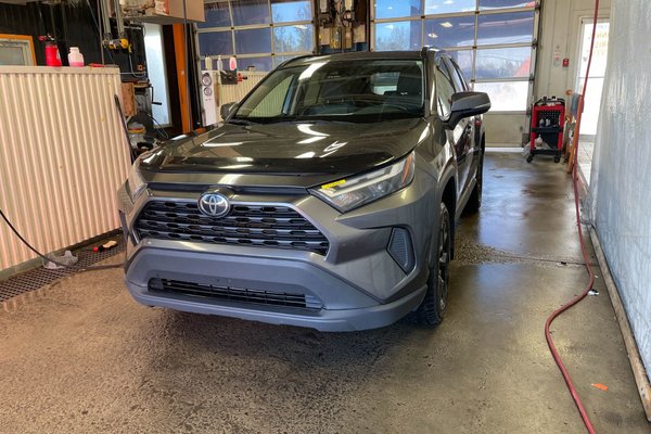 RAV4 XLE AWD *TOIT* SIÈGES CHAUFF HAYON ELECT CARPLAY