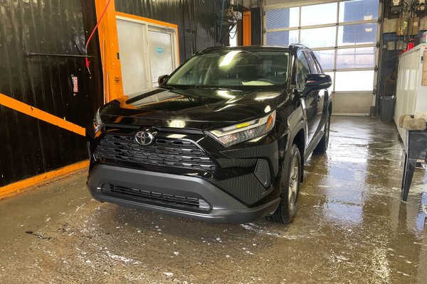 RAV4 XLE AWD *TOIT* SIÈGES CHAUFF REG ADAPT HAYON ELECT