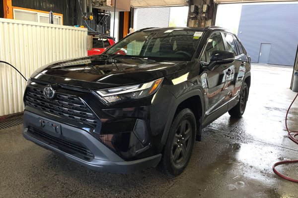 RAV4 XLE AWD *TOIT* SIEGES CHAUF *CARPLAY* GR. SECURITE