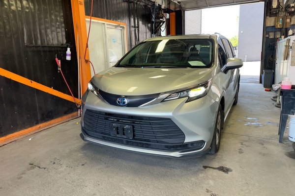 Sienna XLE HYBRID *TOIT* 8 PLACES CUIR SIÈGES CHAUFF