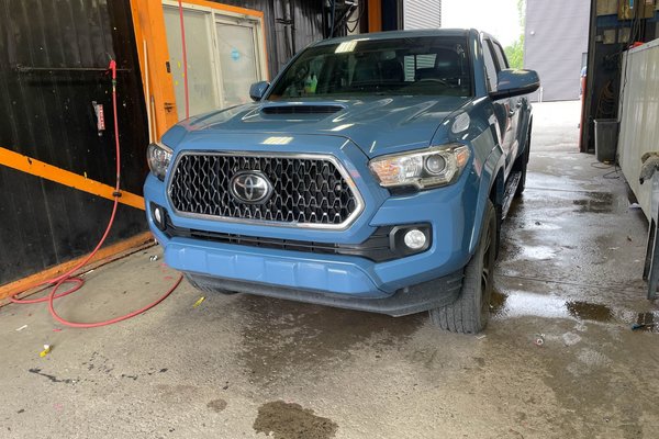 Tacoma SR5 TRD SPORT 4X4 *TOIT* NAV CUIR SIÈGES CHAUFF