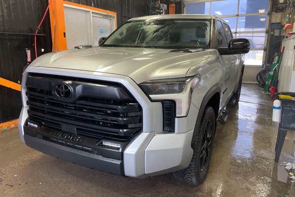 Tundra LIMITED HYBRID CREW 4X4 *TOIT* NAV SIÈGES VENTIL