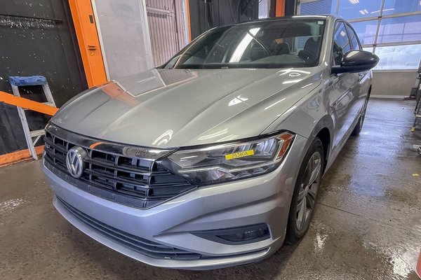 Jetta HIGHLINE R-LINE *TOIT* NAV SIÈGES CHAUF CARPLAY