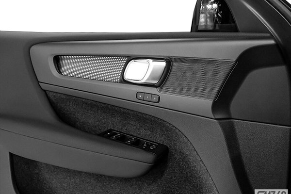 Volvo XC40 B5 AWD Plus Dark 2023 - photo 4