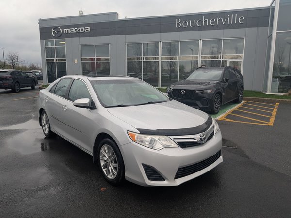 2014 Toyota Camry LE BAS KILOMÉTRAGE, TOIT OUVRANT, BLUETOOTH