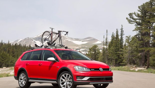 The Volkswagen Golf AllTrack is the AJAC Canadian Car of the Year