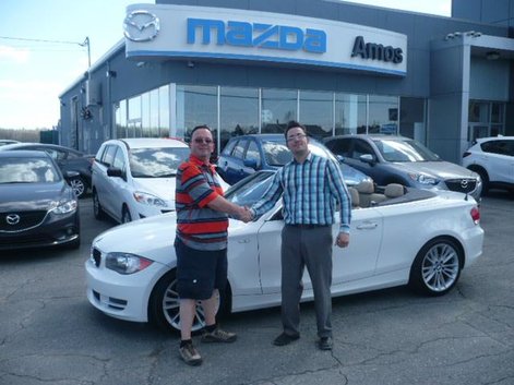 Bonjour, Je cherche une BMW 128I blanche!