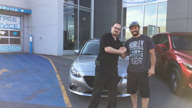 Félicitations à M. Forbeck pour l'achat de son nouveau véhicule Mazda.