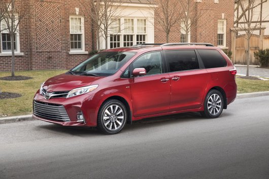 Offrez le confort à votre famille avec la Toyota Sienna 2018 à Laval, Québec