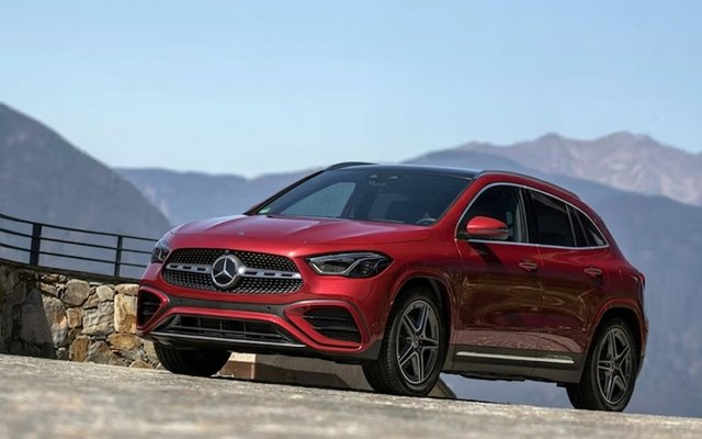 Quels sont les systèmes de suspension et de direction du Mercedes-Benz GLA 2026?