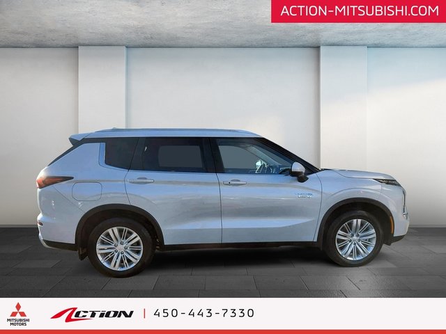 Mitsubishi Outlander PHEV LE S-AWC 7 Passagers Toit Pano Carplay Android 2024-5