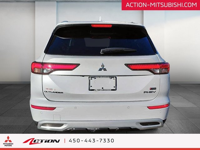 Mitsubishi Outlander PHEV LE S-AWC 7 Passagers Toit Pano Carplay Android 2024-3