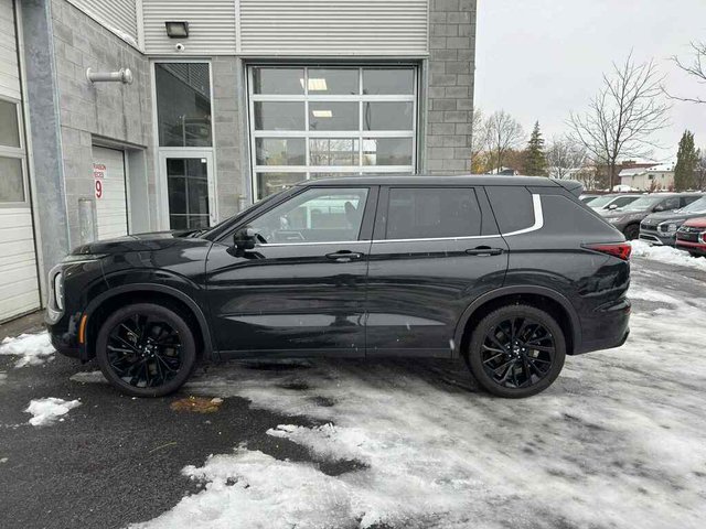 2023 Mitsubishi Outlander NOIR S-AWC Toit Pano Cuir Bancs Chauffants Boss-3