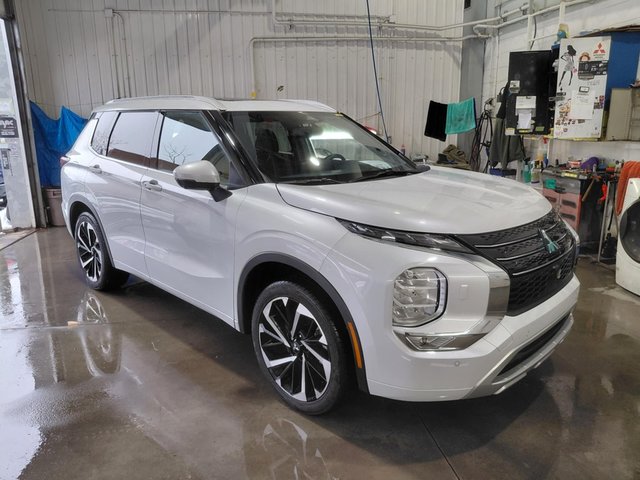 2024 Mitsubishi Outlander GT Premium S-AWC Bose Toit Pano Cuir Mags-0