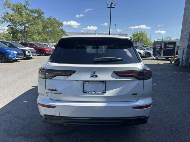 2026 Mitsubishi Outlander ES S-AWC-4