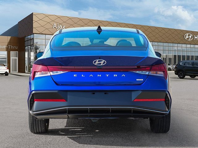 2026 Hyundai Elantra Hybrid Luxury Two-Tone Interior-4