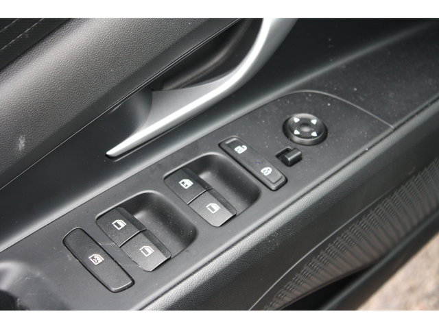 2023 Hyundai Elantra Essential-7