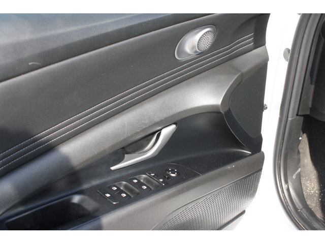 2024 Hyundai Elantra Preferred-7