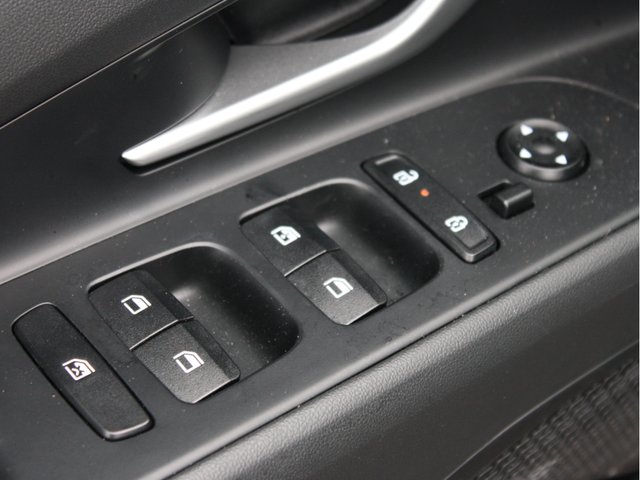 2025 Hyundai Elantra Preferred with Tech Pkg-6