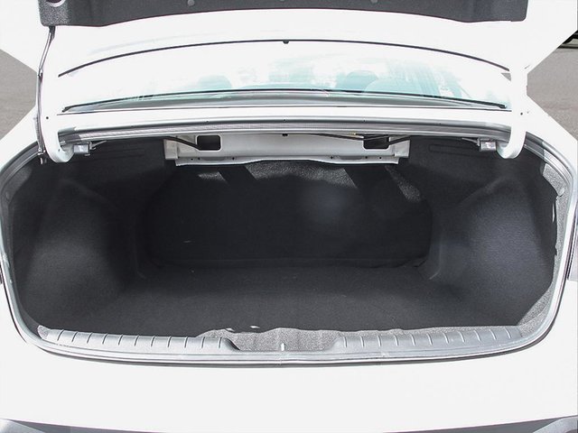 2025 Hyundai ELANTRA Preferred with Tech Pkg-6