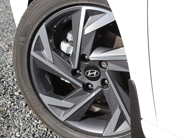 2026 Hyundai Elantra Preferred with Tech Pkg-7