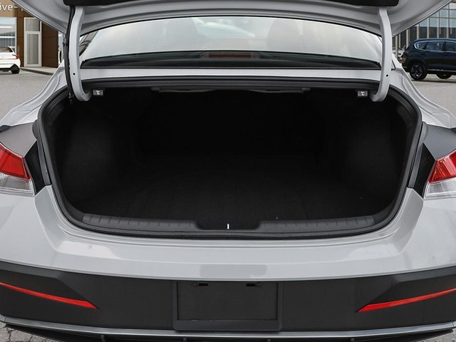 2026 Hyundai Elantra Essential-6