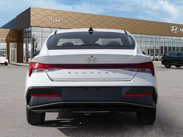 2026 Hyundai Elantra Luxury-4
