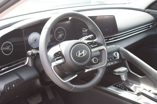 2026 Hyundai Elantra Preferred-6