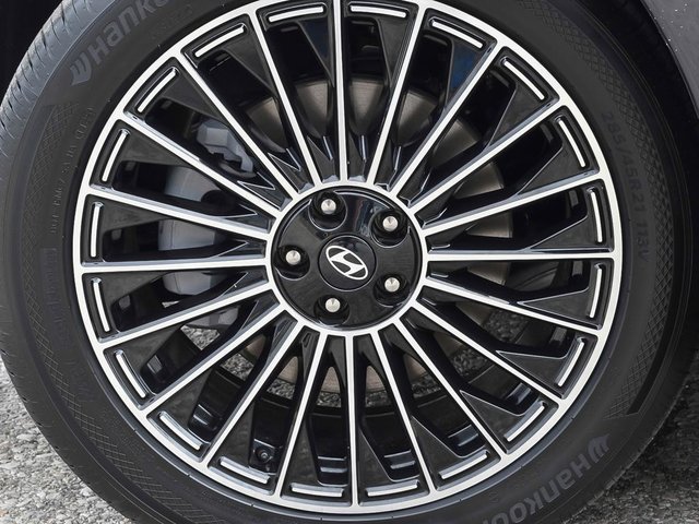 2026 Hyundai Ioniq 9 Preferred AWD with Ultimate Calligraphy package-6